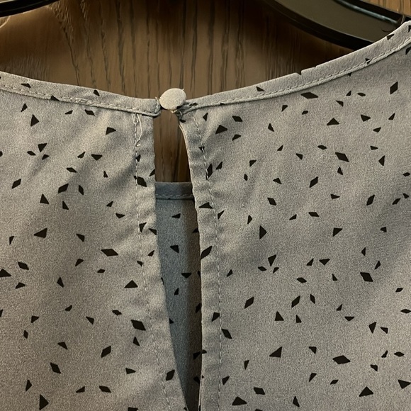 Paper Crane dark gray with black flecks 3/4 sleeved blouse. Size XS. - Picture 6 of 8
